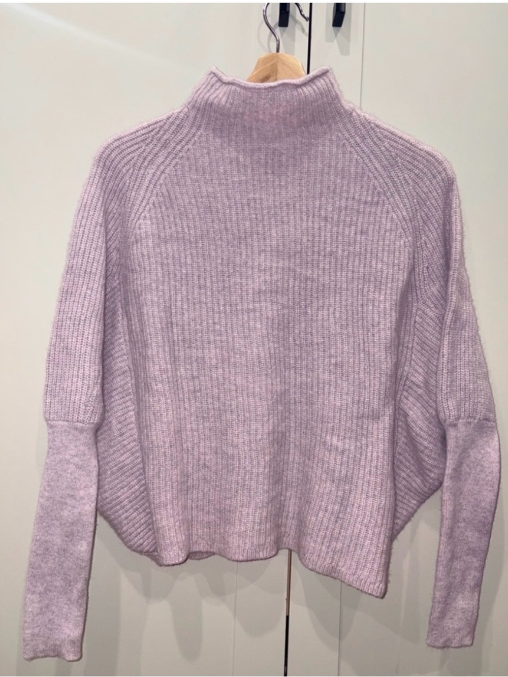 Club Monaco 100% Cashmere Light Lavender mock neck sweater